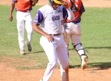 UASD y Unapec avanzan final del Béisbol Universitario
