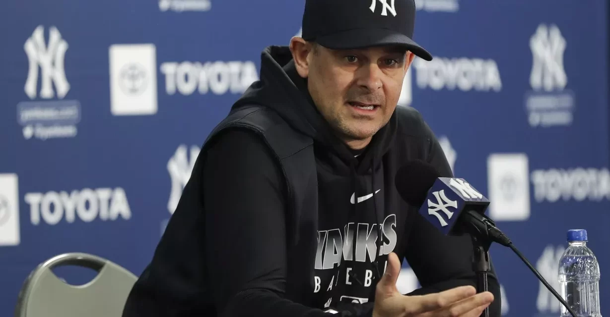 Aaron Boone contesta a las críticas de A-Rod y Jeter : “Son gajes del oficio”