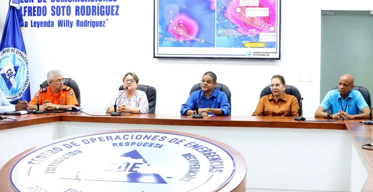 Advertencia para la precipitación y los vientos del huracán Erin a partir de mañana