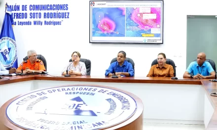 Advertencia para la precipitación y los vientos del huracán Erin a partir de mañana