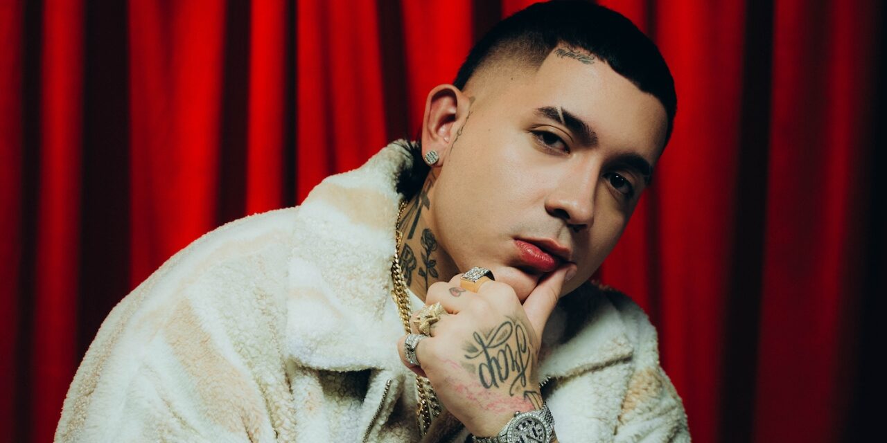 Kris R venablo una maleta, su EP más personal