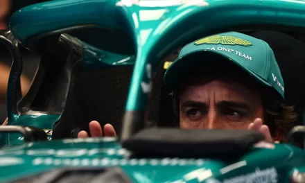 Alonso sufre una lisiadura muscular en su espalda y no saldrá en la FP1 en Hungría