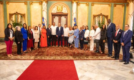 Abinader da la bienvenida a estudiantes dominicanos de Nueva York