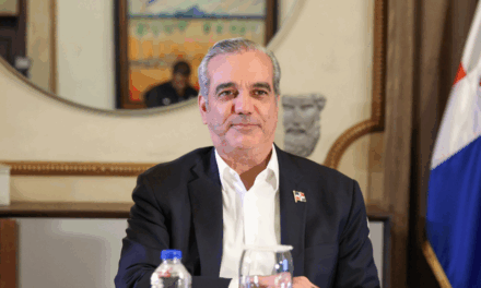 Abinader y Fernández se enfrentan sobre la patrimonio dominicana