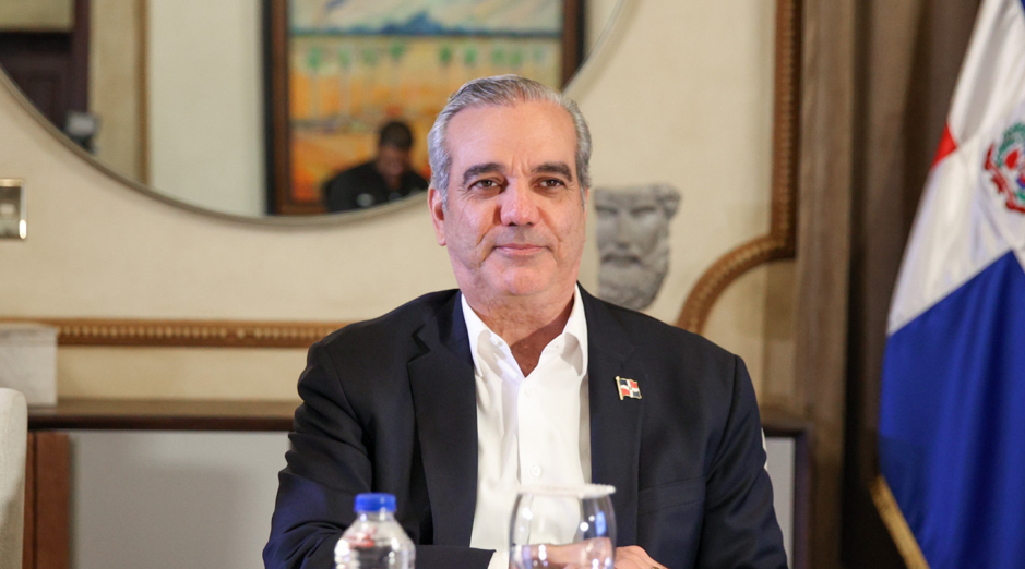 Abinader y Fernández se enfrentan sobre la patrimonio dominicana