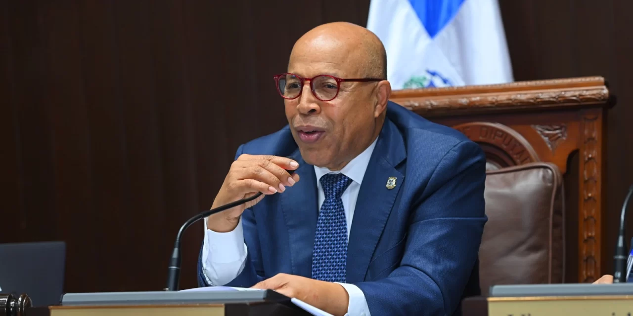 Alfredo Pacheco justifica la aprobación del código penal sin incluir las tres causas