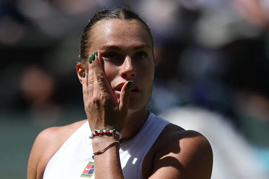 Sabalenka sobrevive a Raducanu y se cita con Bouzas en los octavos del Abierto de Cincinnati