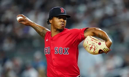 Bello cuelga siete ceros y poncha cinco Yankees