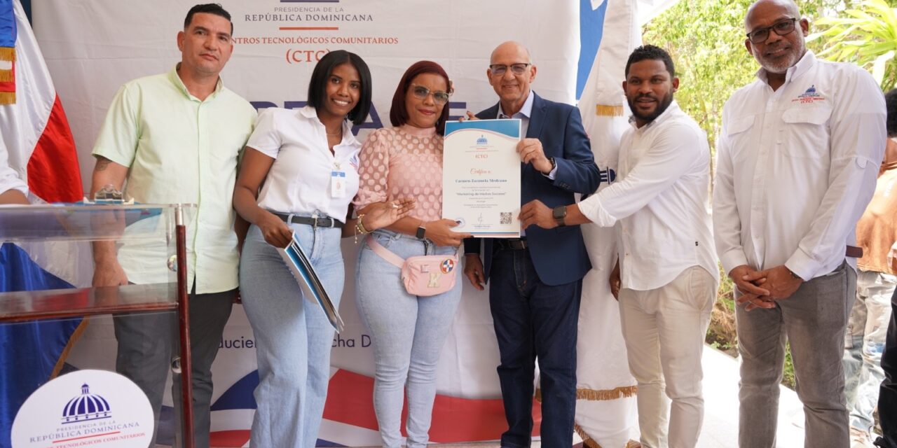 Los centros de tecnología comunitaria promueven la transformación digital en Duvergé con un día de «frontera digital»