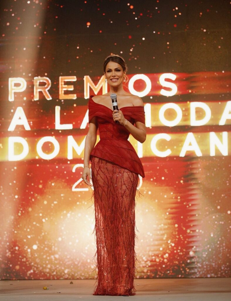 Caroline Aquino deslumbra como presentadora en los Premios de Moda Dominicana | 1 | Caroline Aquino deslumbra como presentadora en Premios Dominicanos de Moda - Noticias de hoy en la República Dominicana | Último minuto