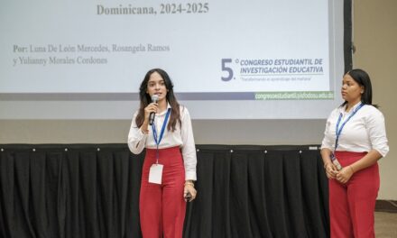 Los estudiantes de ISFODOSU muestran el futuro de la educación en el 5º Congreso de Investigación Científica