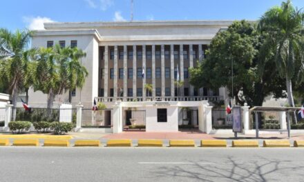 Las familias pagan el precio por un mercado educativo no regulado