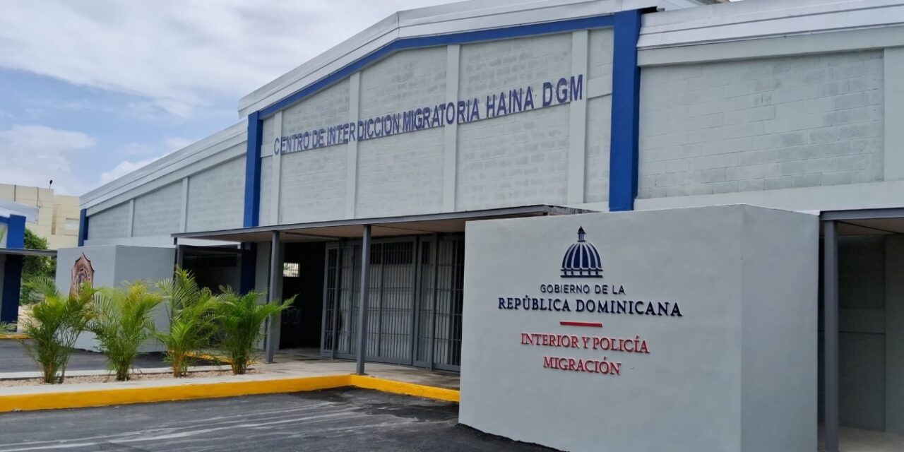 Diplomático haitiano alabanza las actualizaciones en Haina Migrant Center