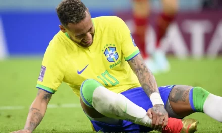 Neymar sufre un edema muscular y es duda en la convocatoria de Ancelotti
