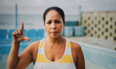 El agitador cubano Aymara Nieto llega a la República Dominicana posteriormente de ocho primaveras de prisión