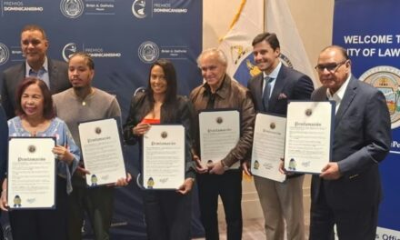 El corregidor de Lawrence honra a 26 dominicanos por liderazgo y logros