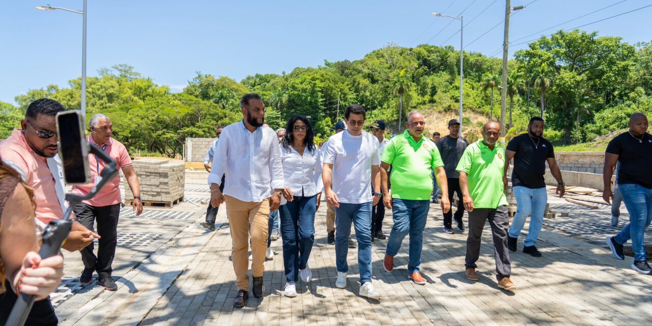 El ministro de turismo, Collado, inspecciona los proyectos de avance de Sosúa y Puerto Plata