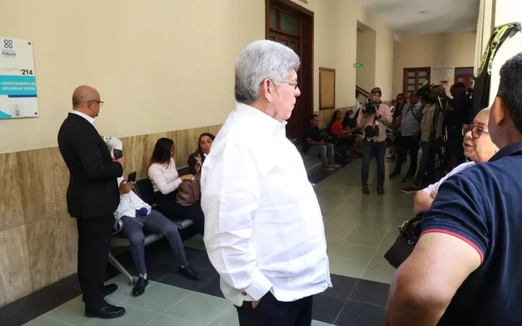 El tribunal absuelve a Magalys Medina y Fernando Rosa