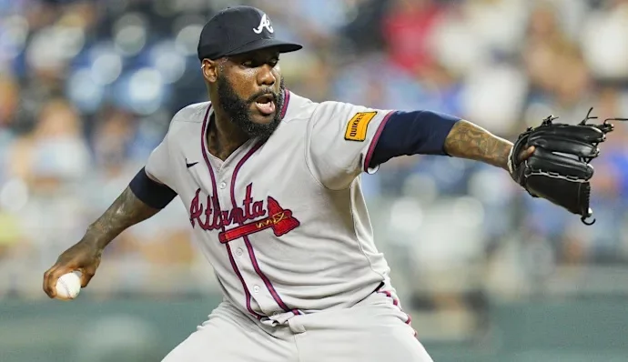 Astros firman a Enyel de los Santos y los Cardenales reclaman a Jorge Alcalá