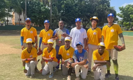 Estrellas de Héctor Cruz, se corona campeón