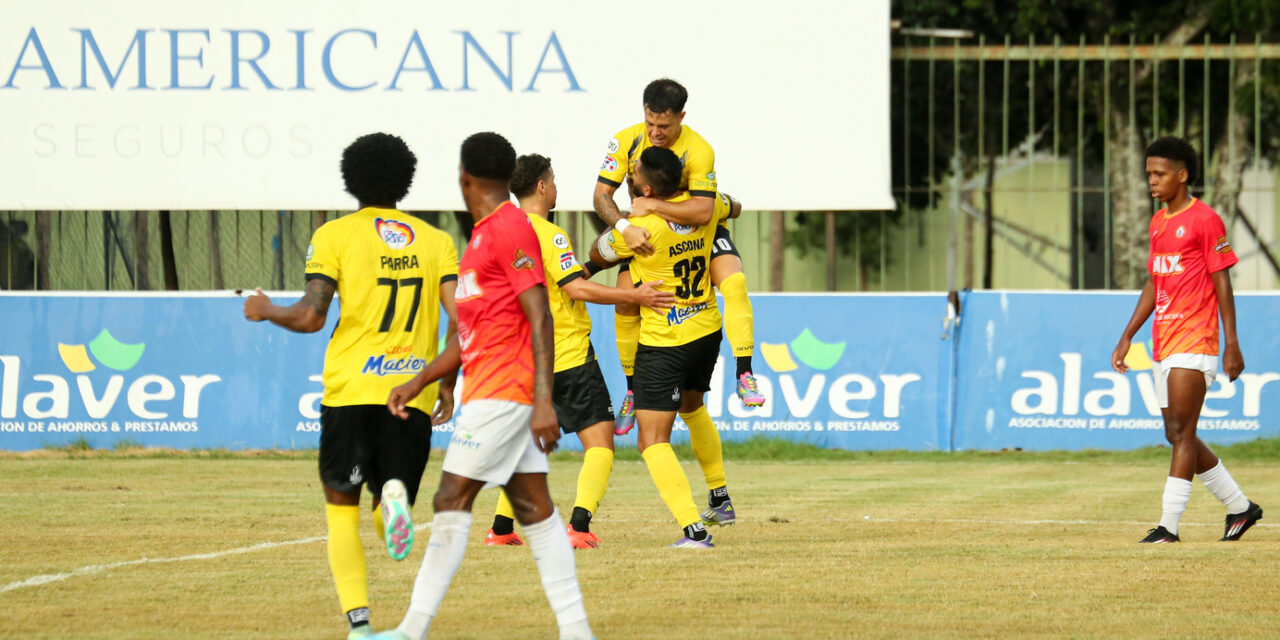 Gol de Oro! Parra da la triunfo al MOCA FC en La Vega