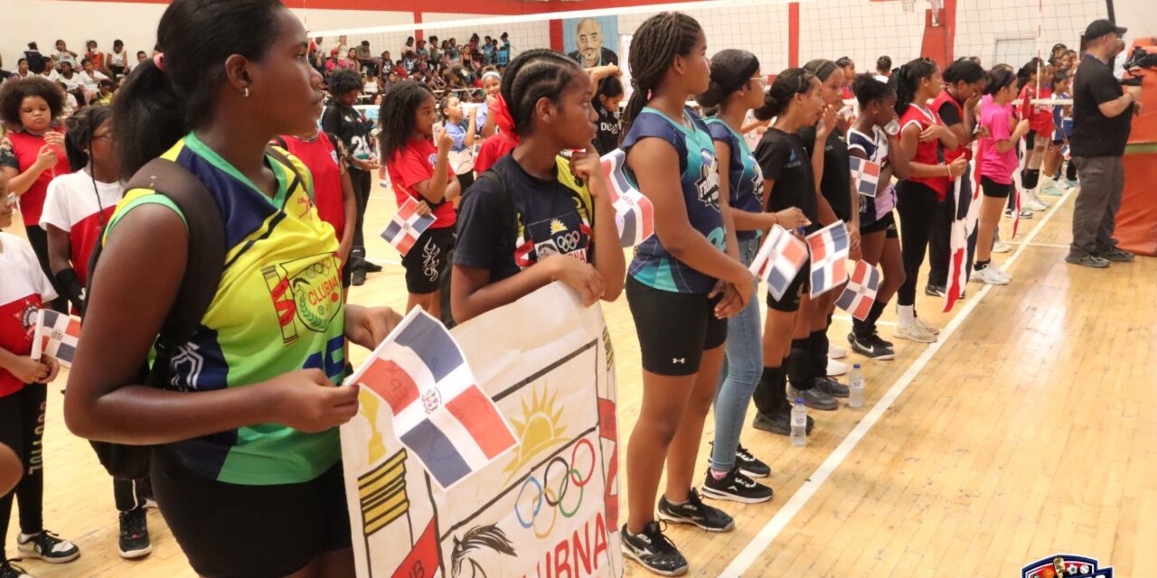 Se intensifica la lucha por en el convivio de mini balonvolea mujeril con 16 equipos en exploración de semifinales