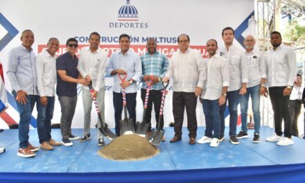 Ministro Kelvin Cruz da primer picazo para iniciar construcción del multiusos de Manganagua