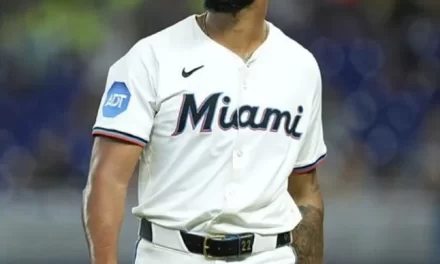 Sandy Alcántara “entusiasmado” por no ser cambiado de los Marlins