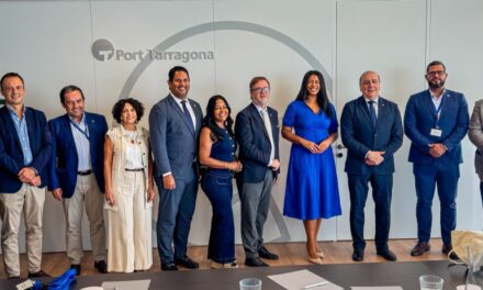 La delegación dominicana explora las oportunidades comerciales en el puerto de Tarragona