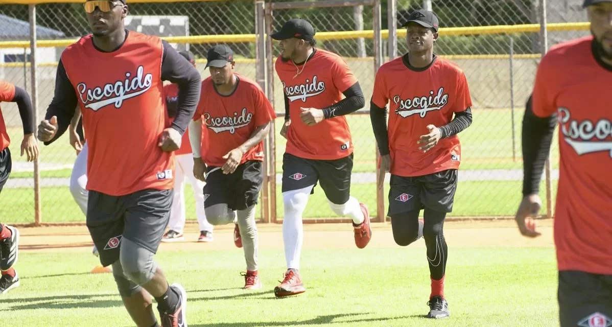 Leones del Escogido inician entrenamientos 25 de septiembre