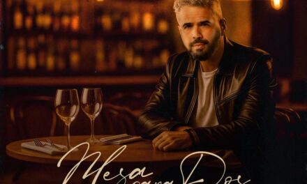 Daniel Santacruz presenta «mesa para dos», una holgorio para aquellos que aún no cierran los capítulos