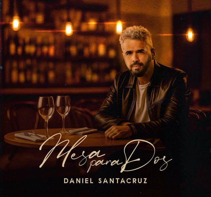 Daniel Santacruz presenta «mesa para dos», una holgorio para aquellos que aún no cierran los capítulos