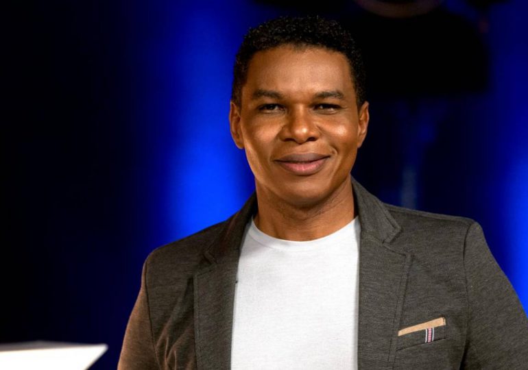 Miguel Céspedes felicita a Raymond Pozo por su cumpleaños