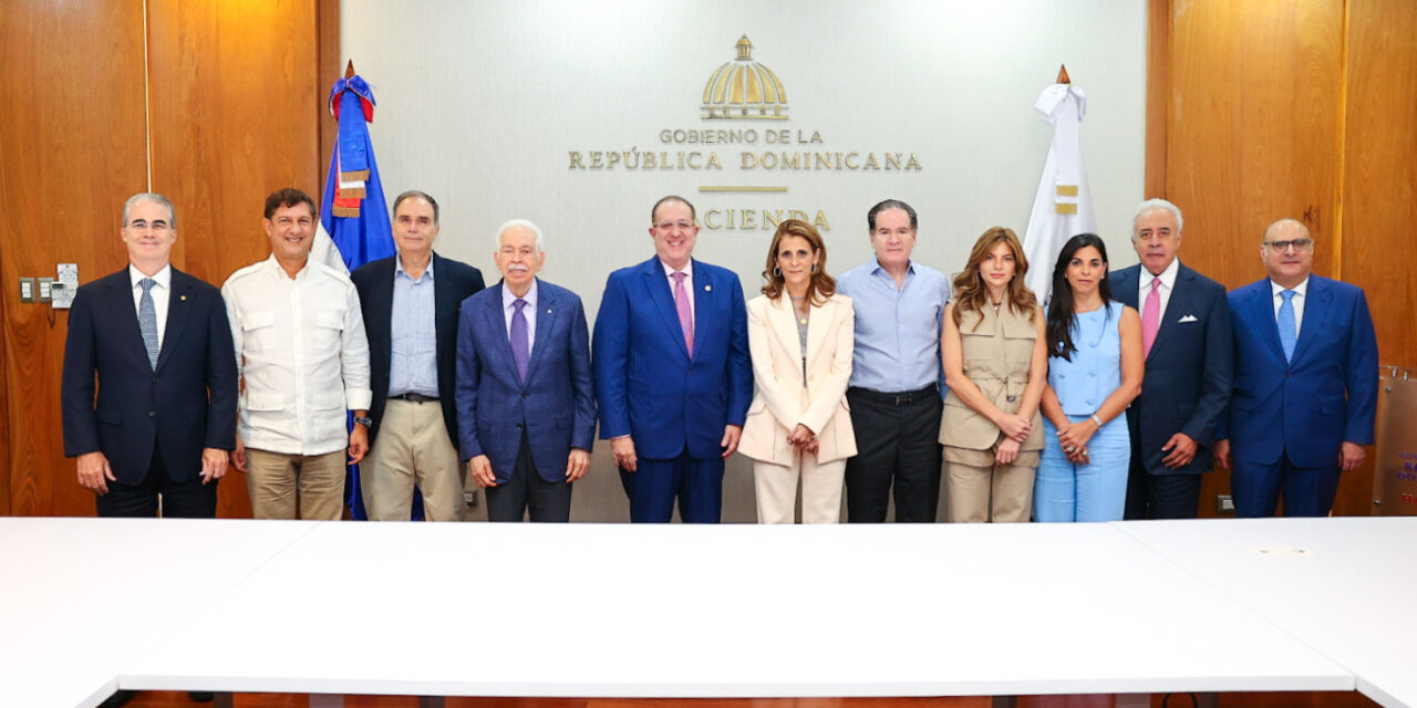 Ministro de finanzas tribunales sector privado para la estabilidad fiscal y el crecimiento