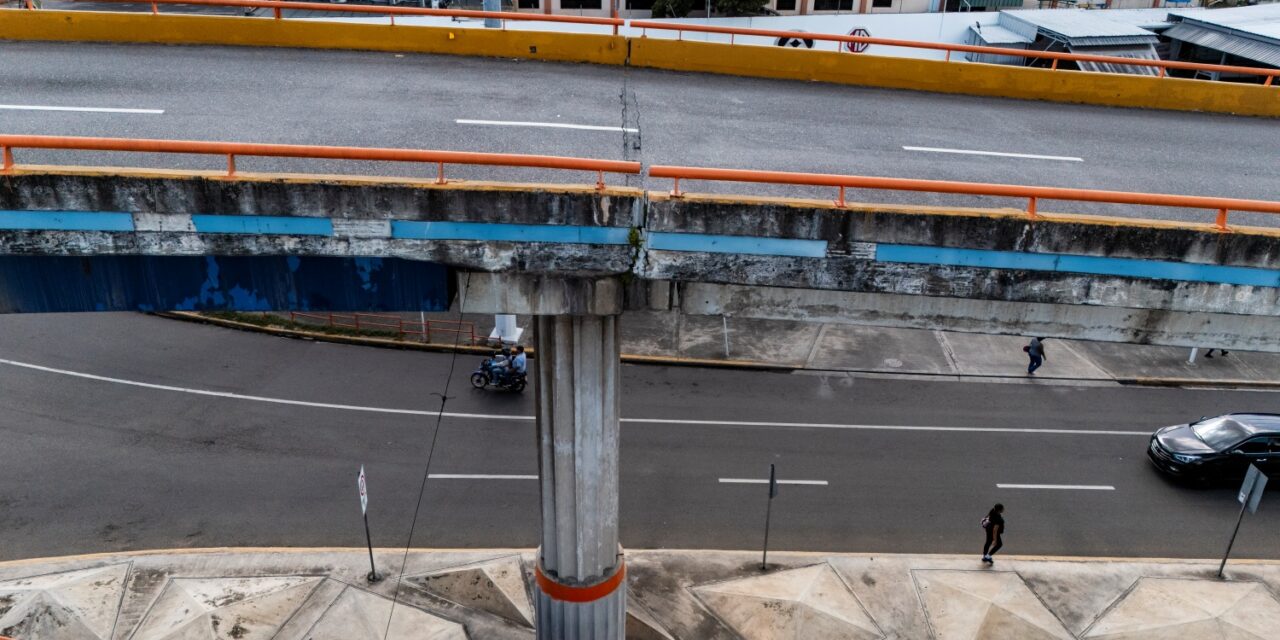Nueva resquicio en el paso elevado de Santo Santo Domingo plantea preguntas de seguridad de infraestructura