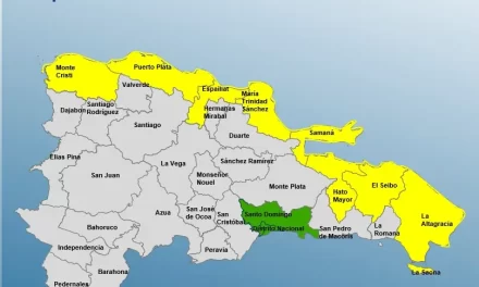 Ondas peligrosas y fuertes lluvias en la costa ideal.