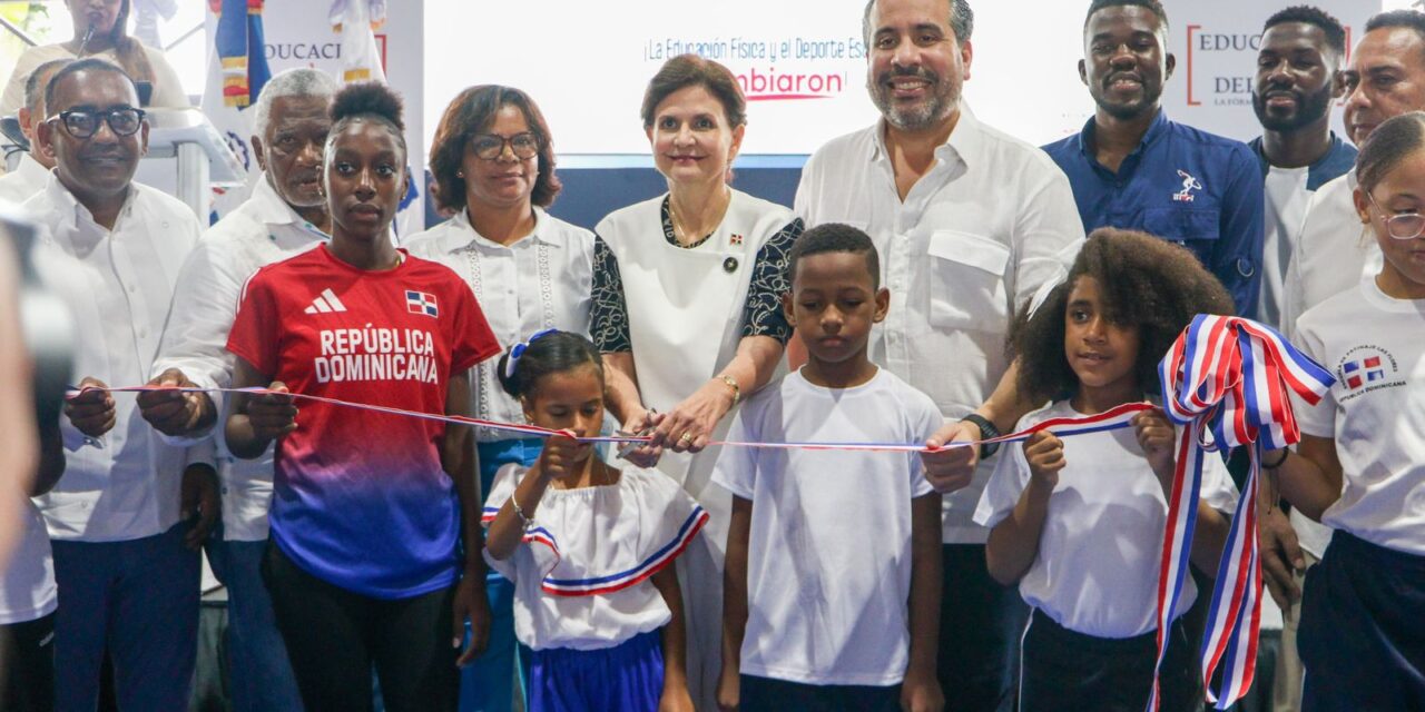 INEFI entrega nuevo polideportivo en Bayaguana