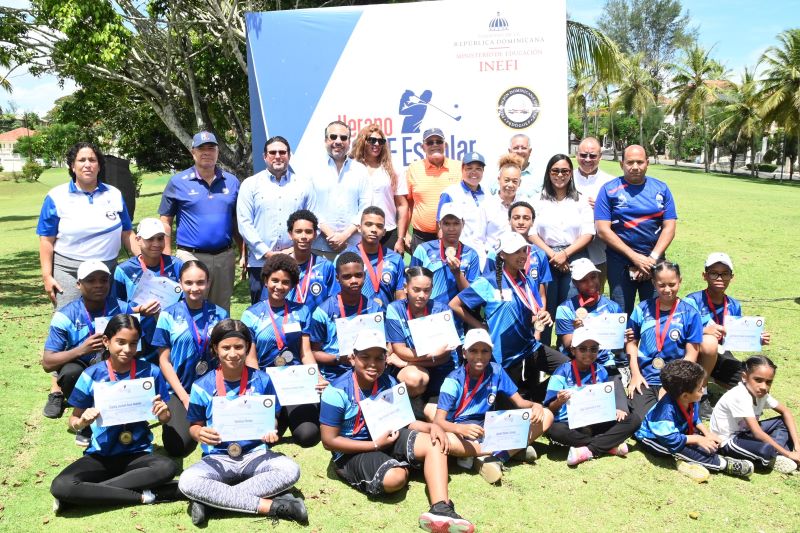 INEFI  y Fedogolf llevan deporte a las aulas públicas