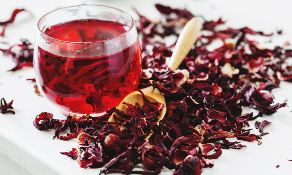 Agua de flores de Jamaica: una bebida natural con beneficios