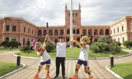 La hacha de los Panamericanos Junior completa su travesía por Paraguay