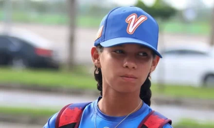 Francys Sandoval, La “Princesa del Béisbol”