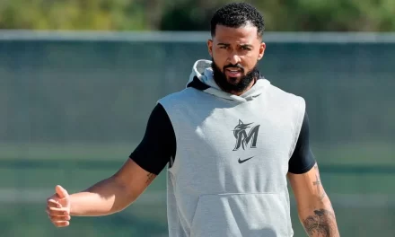 Sandy Alcántara y Marcell Ozuna no pudieron ser cambiados de Marlins y Atlanta