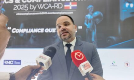 El defensor del pueblo es obligado en los premios de ética y cumplimiento 2025