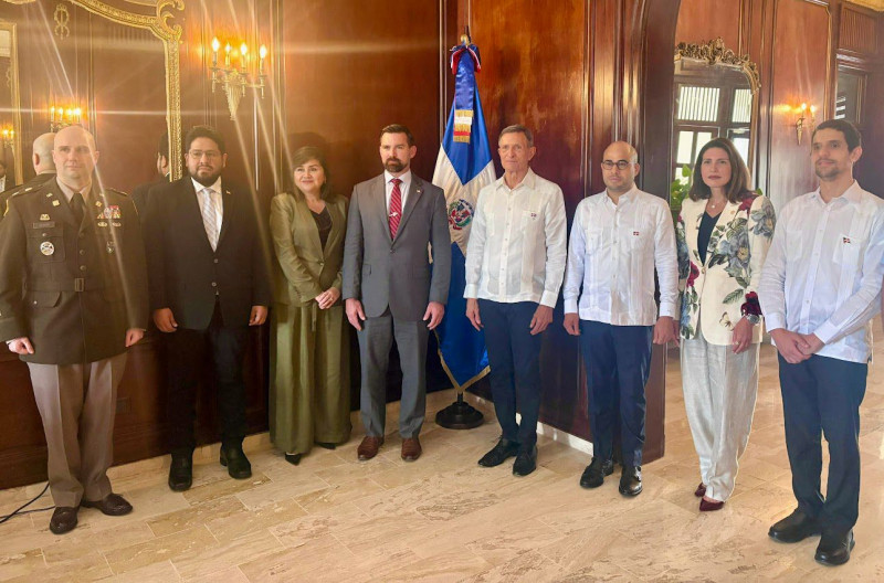 Una delegación estadounidense cita la República Dominicana para robustecer la cooperación en seguridad y expansión.