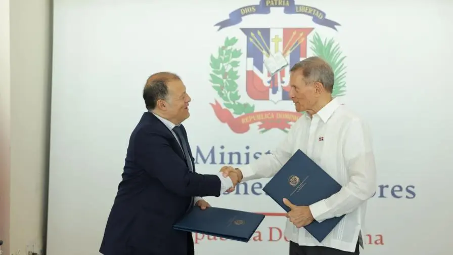 Vestido abre el cargo regional en la República Dominicana