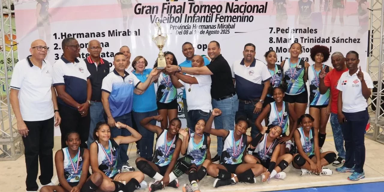 San Cristóbal, campeón del doméstico de niño de balonvolea