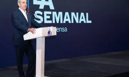 Presidente Abinader reitera su apoyo a la construcción de un actual estadio de béisbol