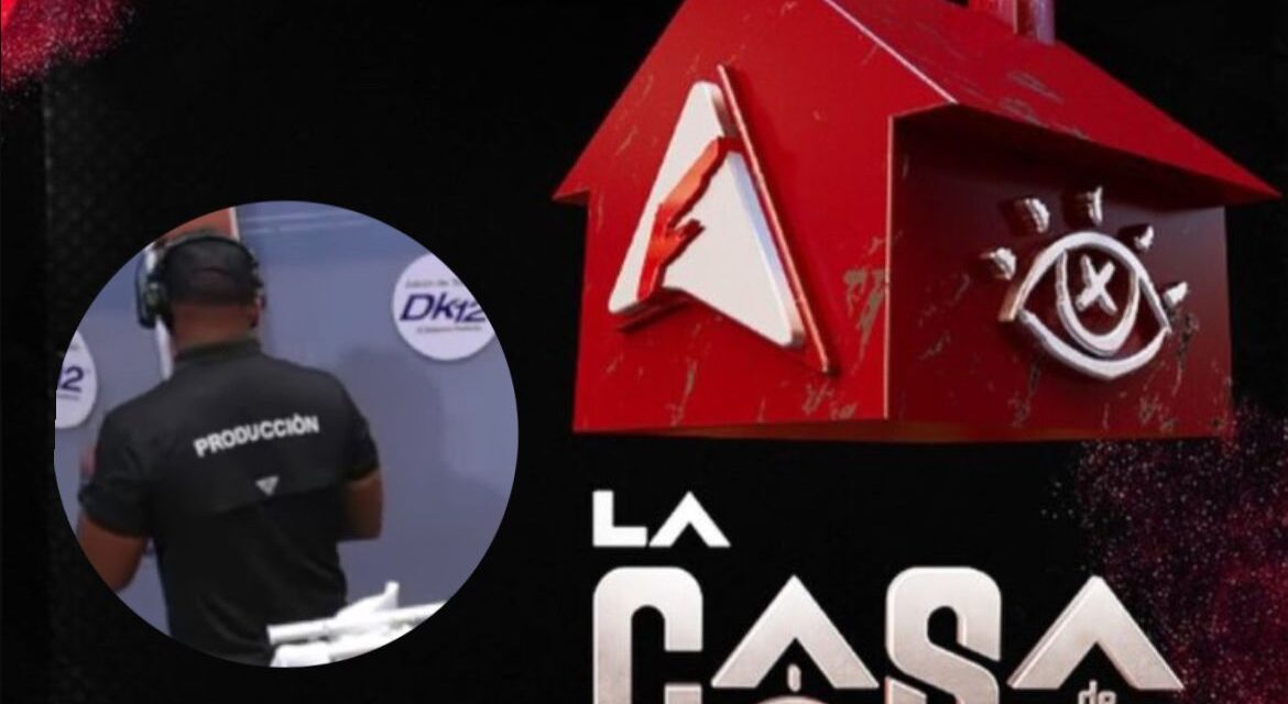 La producción ingresa a la casa a posteriori de alertar a Giuseppe con un cuchillo