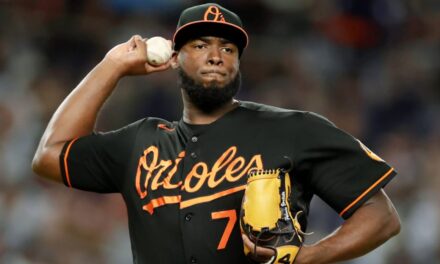 Félix Bautista se somete a cirugía en el hombro y estaría fuera al menos 12 meses