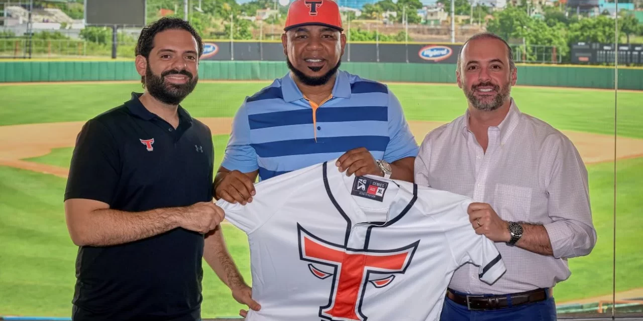 Toros incorporan a Edwin Encarnación como asesor de Operaciones